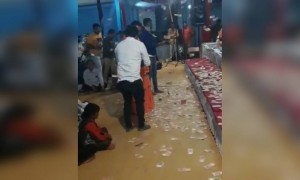 આવી રીતે પૈસાનો વરસાદ એ ફક્ત ગુજરાતમાં જ શક્ય છે