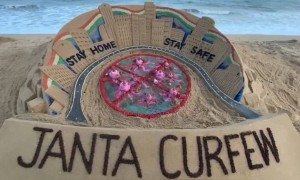 પુરીના દરિયા કાંઠે એક કલાકારે જનતા કર્ફ્યુને સમર્થન આપવા બનાવી ગજબની કાલાકૃતિ