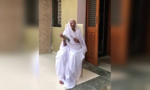 PM નરેન્દ્ર મોદીના માતા હીરાબાએ પણ થાળી વગાડી ડોક્ટરો અને સફાઈકર્મીઓનો માન્યો આભાર