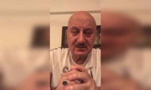 અભિનેતા અનુપમ ખૈરએ કવિતા દ્વારા ઘરમાં રહેવા કર્યું આહ્વાન