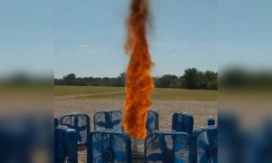 જ્યારે કોઈ સળગતી વસ્તુ વંટોળિયામાં આવી જાય તો શું થાય એ જાણવા માટે કરાયેલો પ્રયોગ