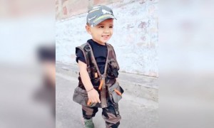 આર્મીનો નાનો જવાન, ગજબનો ક્યૂટ લાગે છે!