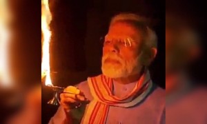 કોરોના રૂપી અંધકારને નાથવા PM નરેન્દ્ર મોદીએ પ્રગટાવ્યો દીપક