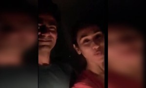 પૂર્વ ક્રિકેટર મોહમ્મદ કૈફે કોરોના વોરિયર્સમાંના એક માટે દીવો પ્રગટાવ્યો હતો.