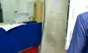 ગુજરાતના બેંકરે નોટોને જીવાણુ મુક્ત કરવા સ્ટીમ પ્રેસનો કર્યો ઉપયોગ.વીડિયોને થયો વાયરલ