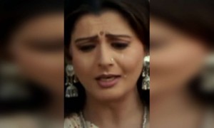 લોકડાઉનમા પોલીસવાળા ભેગા થઇ જાશે તો હળદર ચોપડાવી પડશે