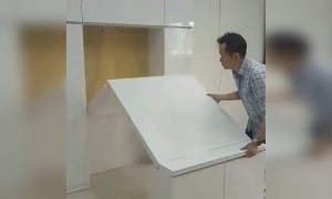 જગ્યાનો સંપૂર્ણ ઉપયોગ કરવામાટે ડિઝાઇન થયલું ડાઇનિંગ ટેબલ