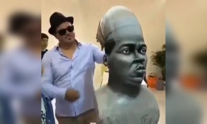 અજીબો ગરીબ મૂર્તિ