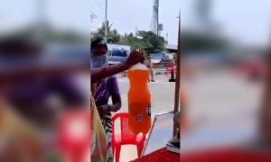 આંધ્ર પ્રદેશની આ ઘટના માત્ર ૩૦૦૦ મહિને કમાતી મહિલા પોલીસ જવાનો માટે લાવી કોલ્ડ ડ્રિંક્સ