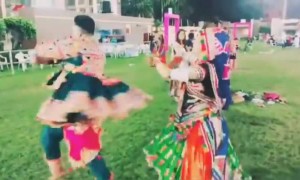 બધાના ગ્રુપમાં એવા ગરબાપ્રેમી હોયજ જે બધા થાકી જાય ત્યારે સ્ટાર્ટ કરે