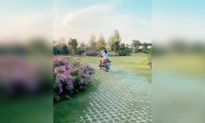 પુત્રી જીવા સાથે બાઈક રાઈડની મજા માણતા મહેન્દ્રસિંહ ધોની