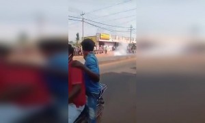 દારૂ ના ઠેકા ખુલતા દારૂડિયાઓની ખુશીનું ન રહ્યું ઠેકાણું ફટાકડા ફોડી કરી ઉજવણી