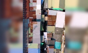 બેંકોંગનું રેલવે માર્કેટ જે ટ્રેન આવતાજ થઈ જાય છે બંધ અને ટ્રેન જતાજ ફરી ખુલી જાય છે