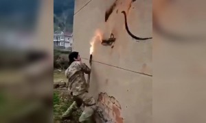 સળગતા લાકડાની મદદથી બનાવ્યું સુંદર પેઇન્ટિંગ