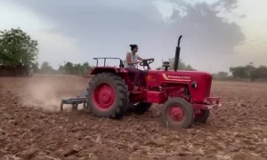 ગુજરાતના સ્ટાર કલાકાર કિંજલ દવેએ ચલાવ્યું ટ્રેક્ટર વિડીયો થઈ રહ્યો છે વાયરલ