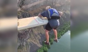 વિશ્વકનું સૌથી રોમાંચિત સ્પૉર્ટ પેરાગ્લાઈડિંગ