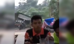 આગ લગે બસ્તીમેં હમ તો આપની મસ્તીમેં