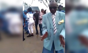 ડાન્સતો ઠીક પણ આ સ્ટાઇલ ગજબની છે