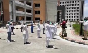 આજે ઈન્ટરનેશનલ નર્શ ડે હોવાથી સુરતમાં નર્શો નું આવી રીતે કર્યું અભિવાદન