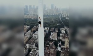 સૌથી ઉંચા ટાવર પર ચડી આ યુવતી