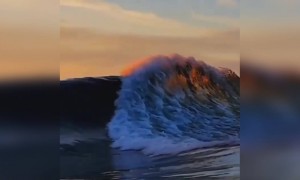 દરિયાના મોજાનું મનમોહક દ્રશ્ય