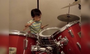 જુઓ આ નાનકડા ડ્ર્મરને