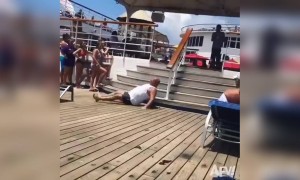 જ્યારે આજુ બાજુમાં છોકરીઓ હોય અને તમે પડી જાવ