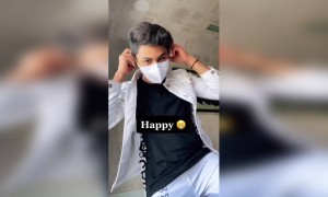 સ્પેશિયલ એક્સપ્રેશન માસ્ક સાથે