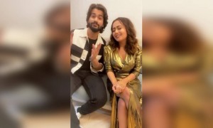 ચલો લે ચલે તુમ્હે તારો કે શહેર મેં