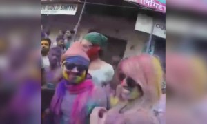 હોળી મુબારક,,.,,