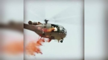 ભારતીય હવાઈ દળ દ્વારા ચેન્નઈમાં કોરોના સામે લડત આપી રહેલા તબીબ ઉપર પુષ્પવર્ષા કરી માન્યો આભાર