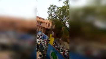 ગુડગાવ: Lockdown માંથી થોડી રાહત મળતા જ ઘરે જવા માટે હજારો મજૂરો થાય એકઠા